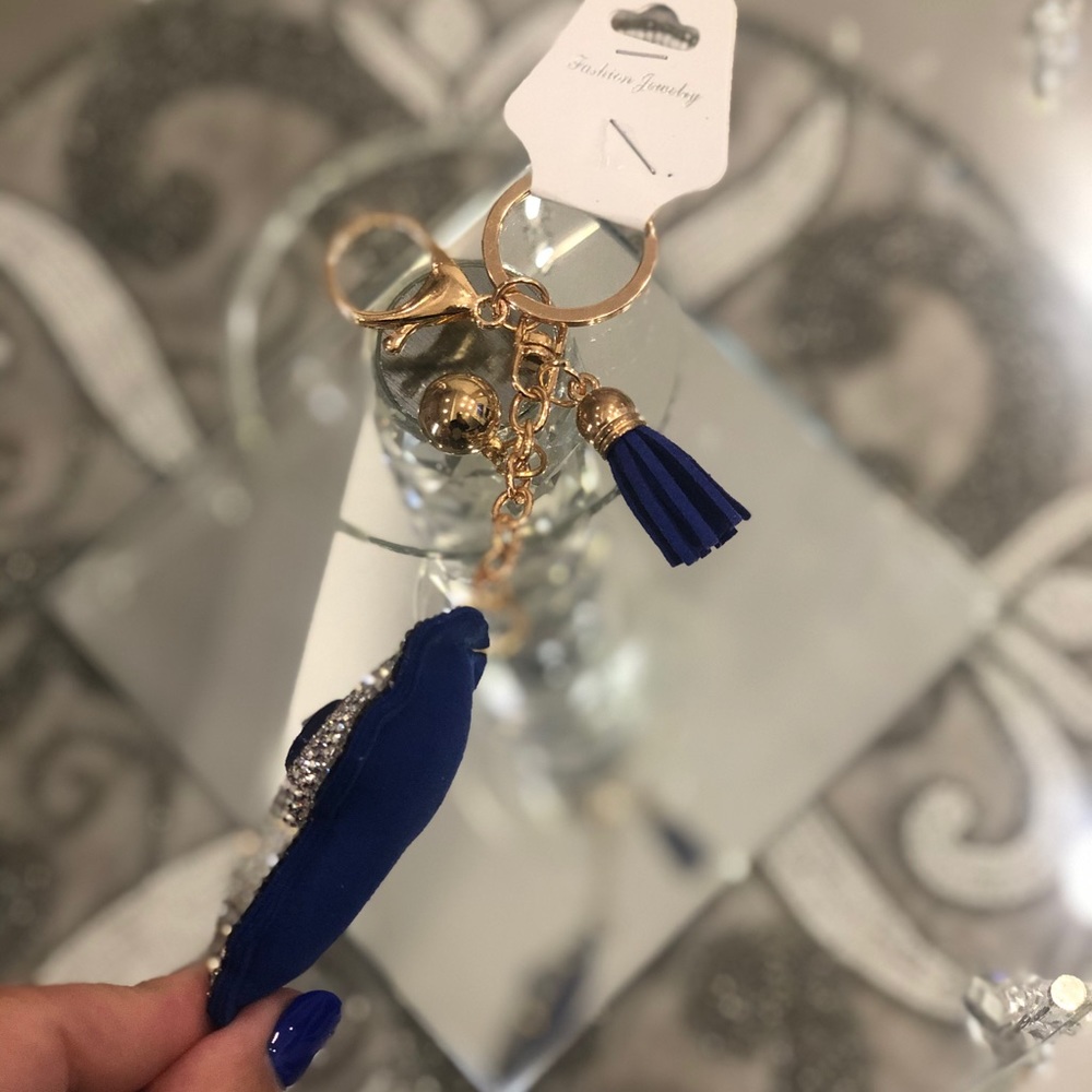 🎁Evil Eye Hamsa Plush Crystal Rhinestone Keychain - Picture 4 of 6